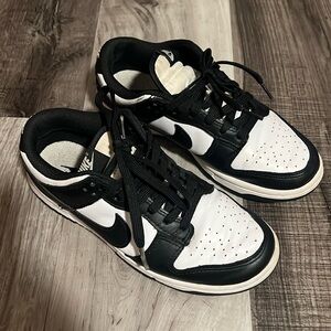 Nike Dunks Panda Women’s 7